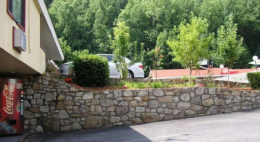 Red Carpet Inn - Gatlinburg