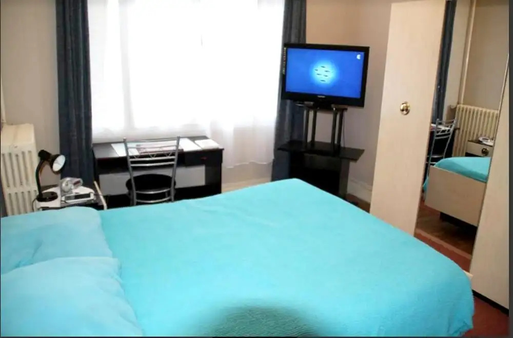 Studio In Vichy With Furnished Garden