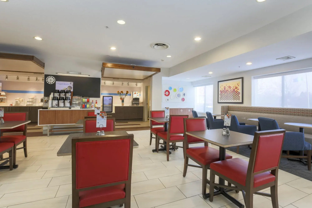 Holiday Inn Express Rochester NE- Irondequoit by IHG