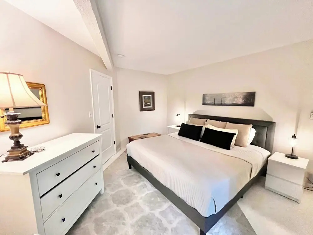 Windmill Cottage at Abbey Springs Near Lake & Shops!