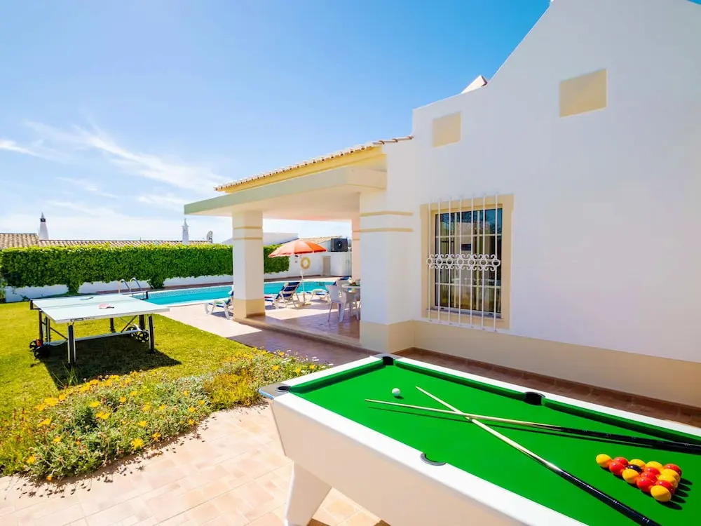 Villa Boracay - com Piscina Aquecível e Praia a Pé em Albufeira