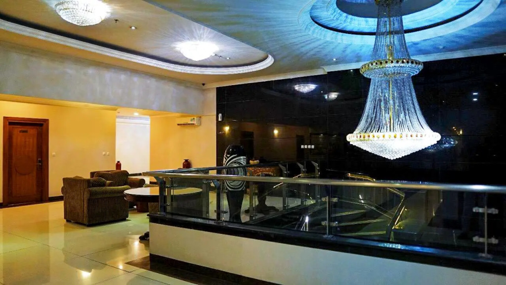 RuangNyaman at Coins Hotel