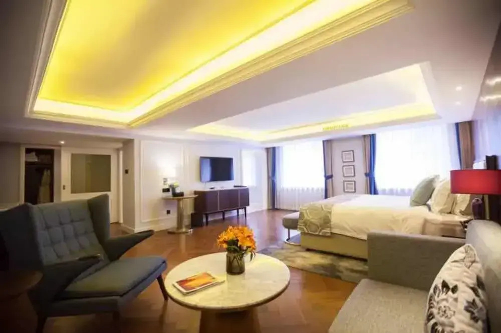 Seine House