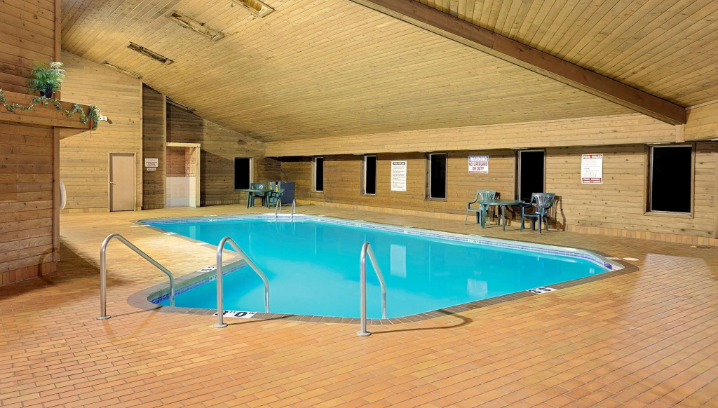 Super 8 by Wyndham Sturgeon Bay