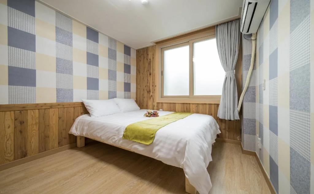 Olle Seven Hostel