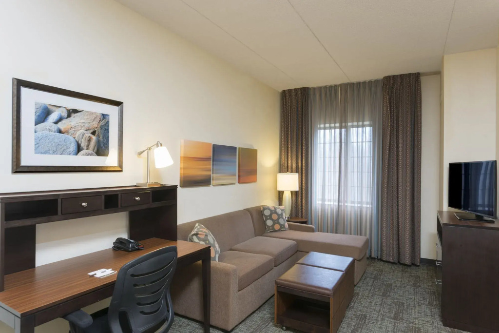 Staybridge Suites Chicago-Oakbrook Terrace by IHG
