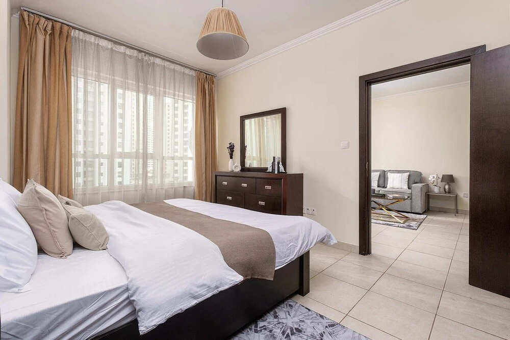 Premium stay at Marina Quay West