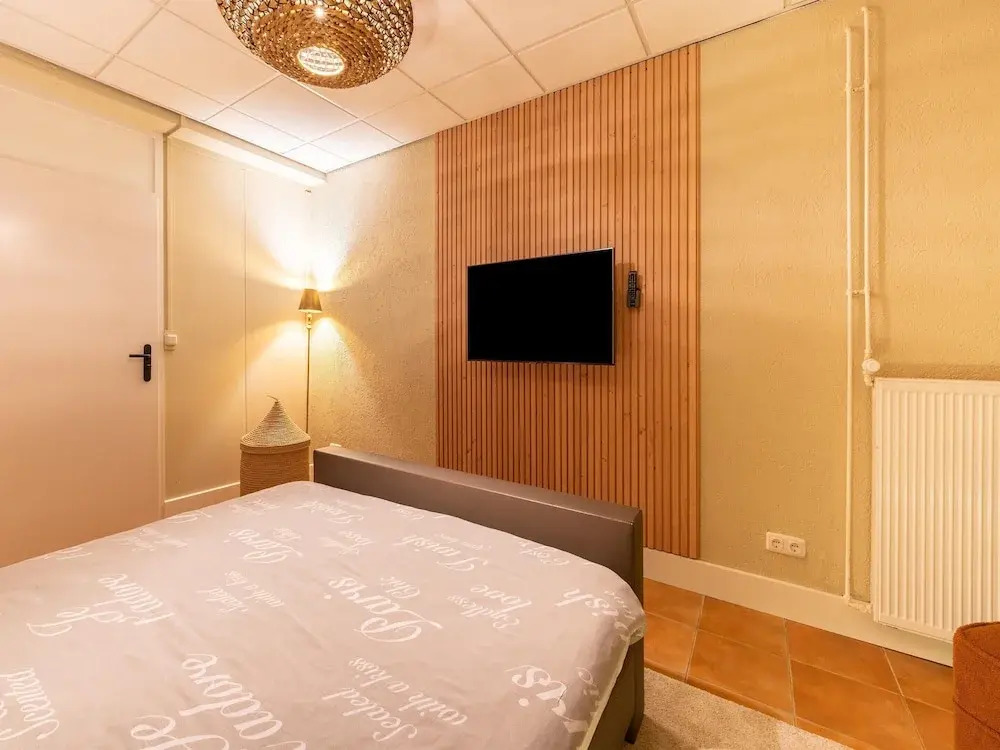 Luxury Apartment in Schin op Geul with Hot Tub & Sauna