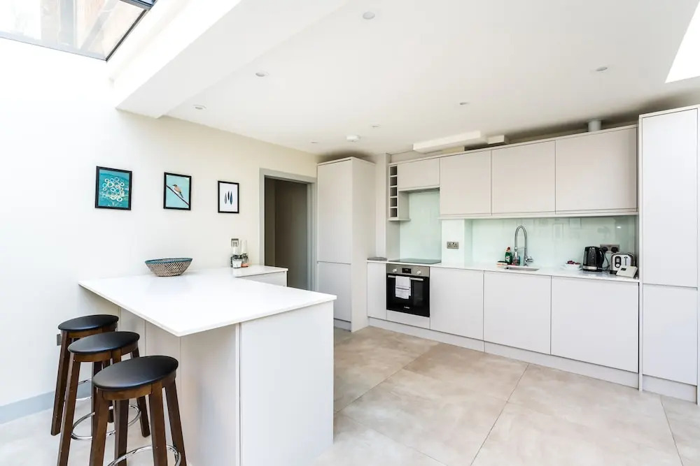 NEW Cosy & Sleek 2BD Flat In Vibrant West Kilburn