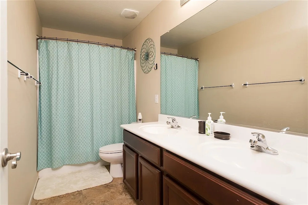 Valley of the Sun 5 BR by Casago