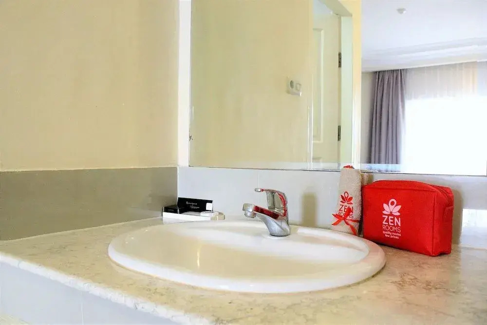 ZEN Rooms G Bawakaraeng 121