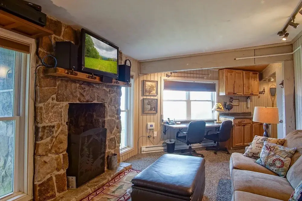 Fall Retreat Hutch 6 Slope Side 5BR