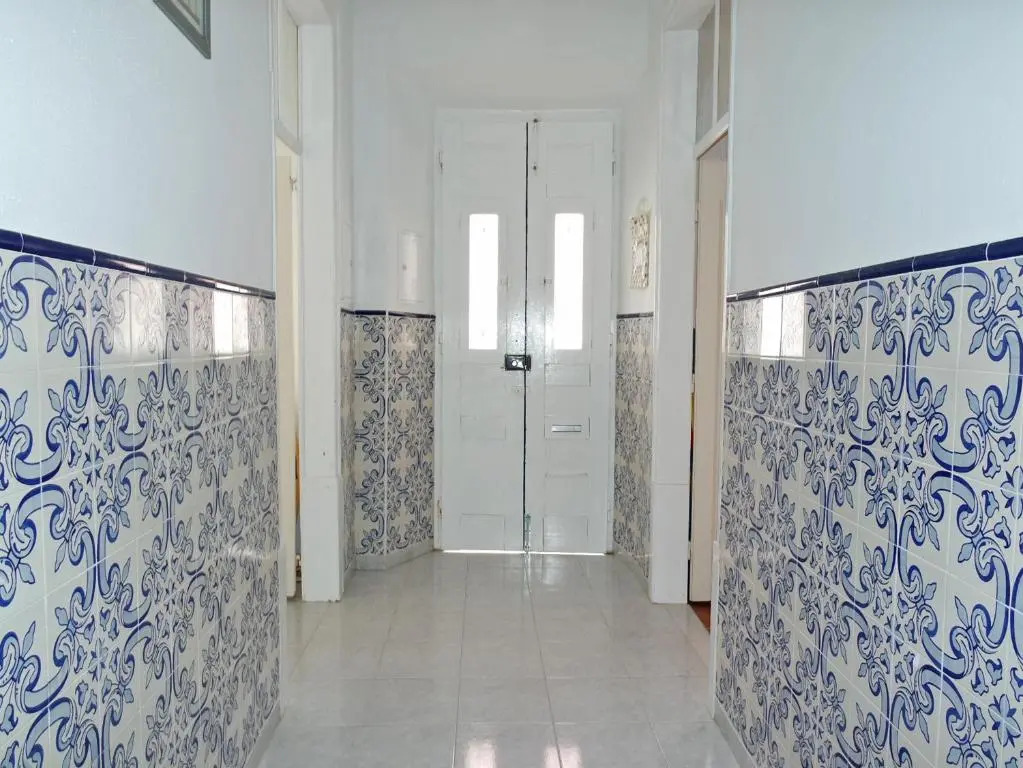 C01 - Blue Door City Apartment