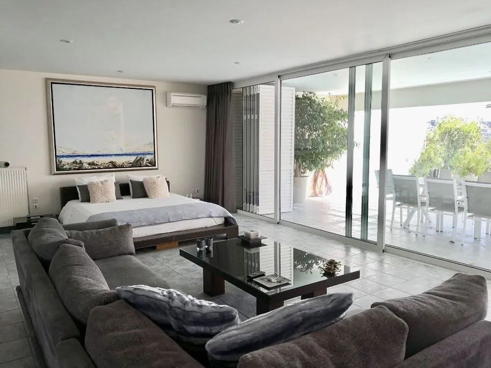 Crystal Green Residences Voula