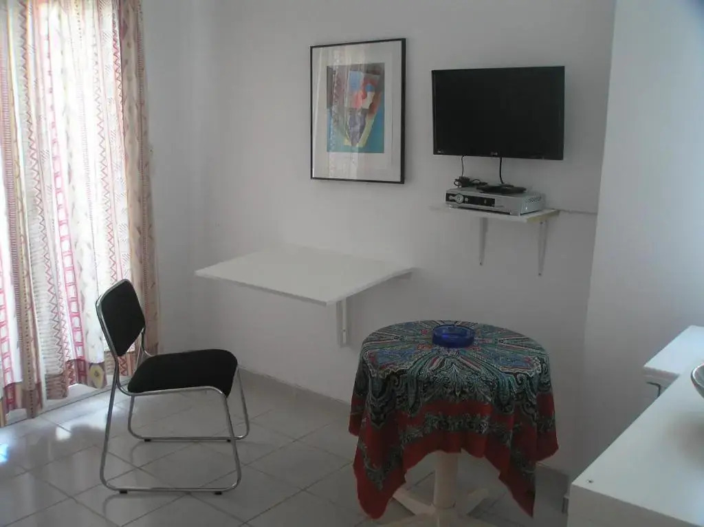 City Center Condo Near The Beach