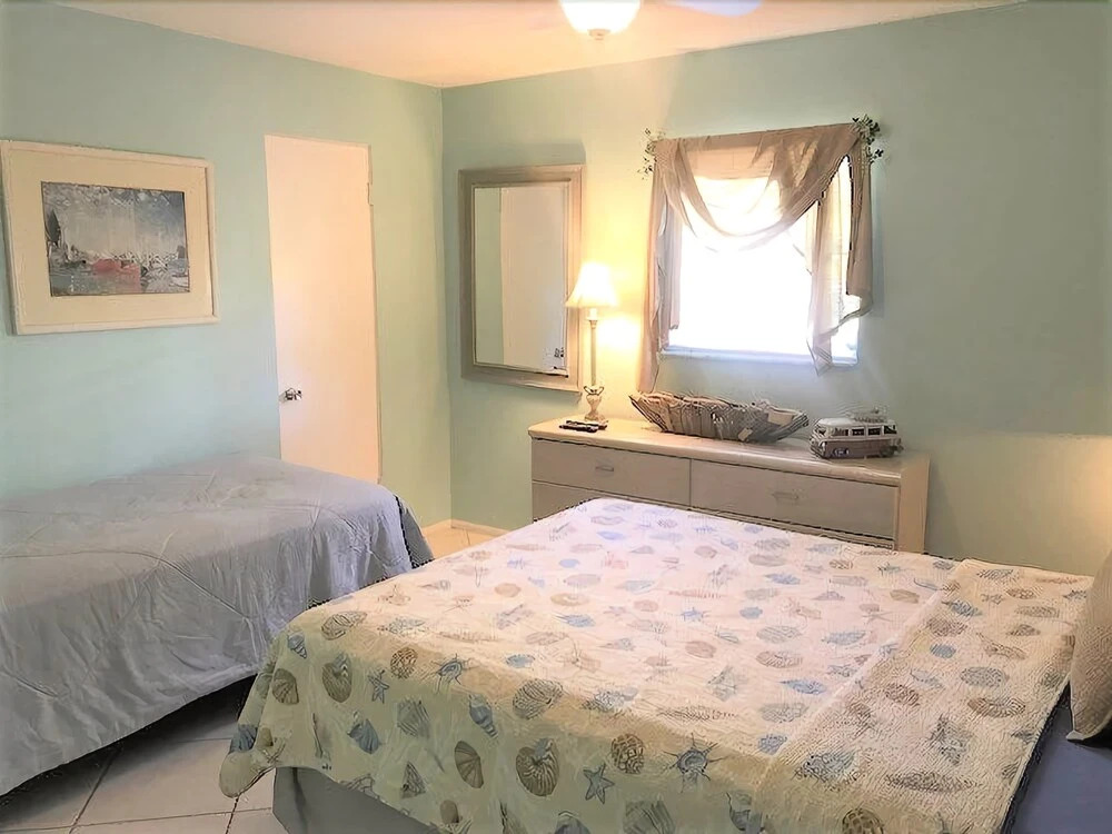 313 Canal Duplex 2 Bedrooms 2 Bathrooms Duplex
