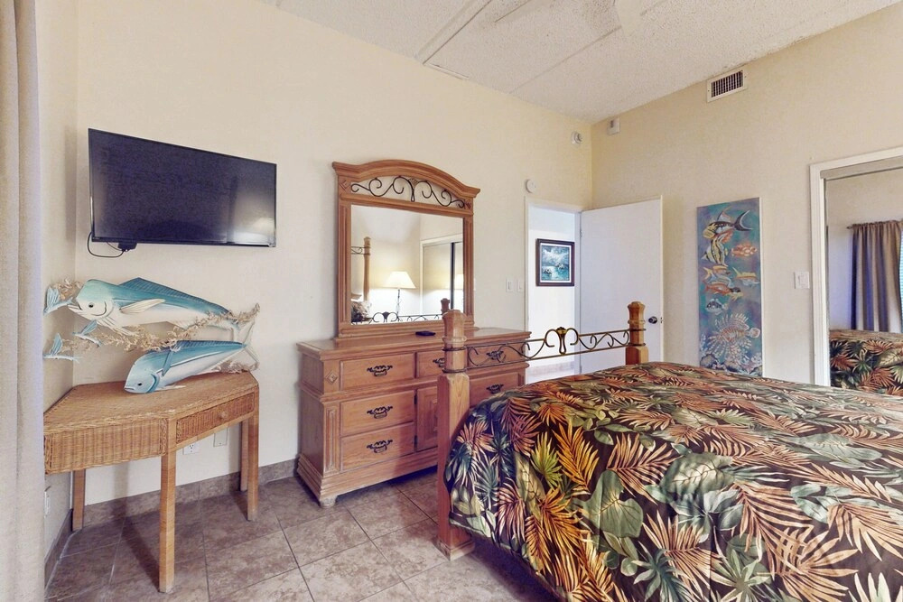 Ground-floor Gulf-view 3br: Suntide III - Unit 106