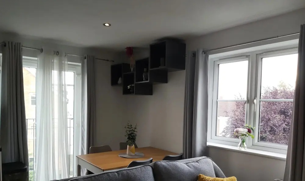 Rugby - Apartment - Sleeps 4 - Parking