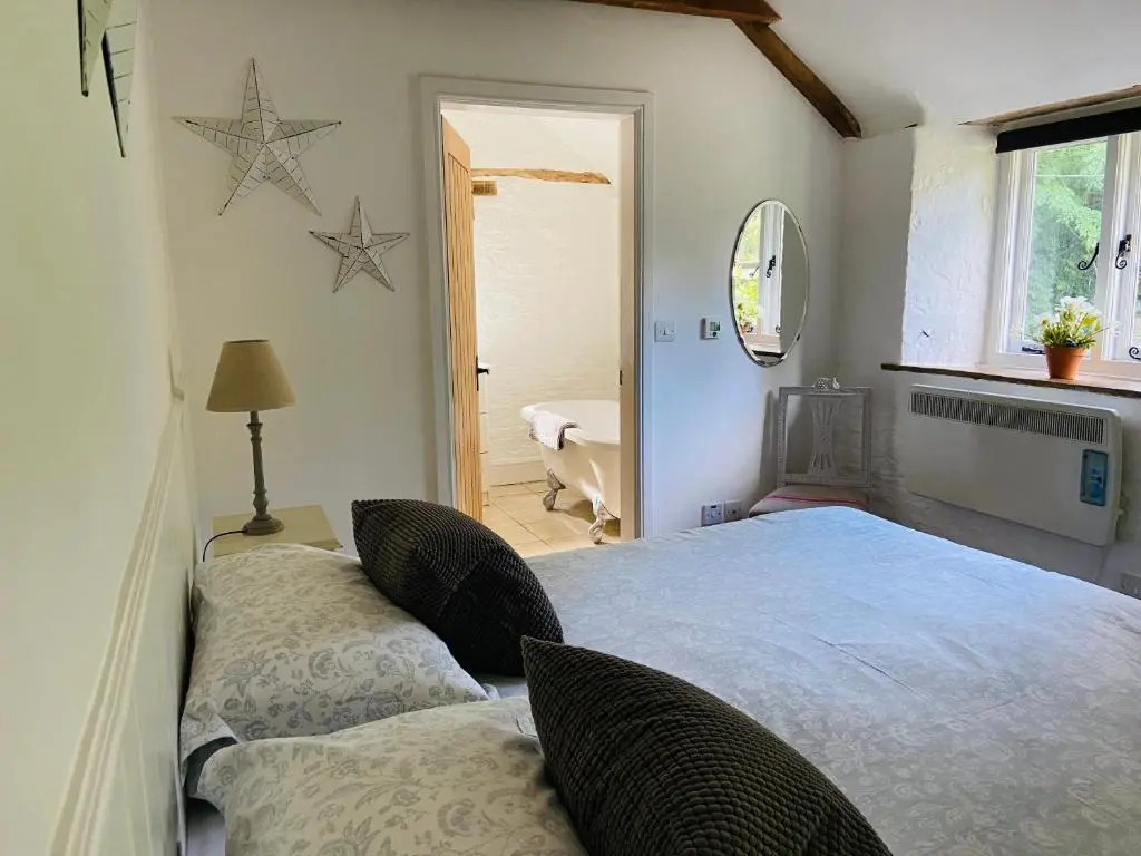Beautiful Barn Conversion With Wood-burning Stove