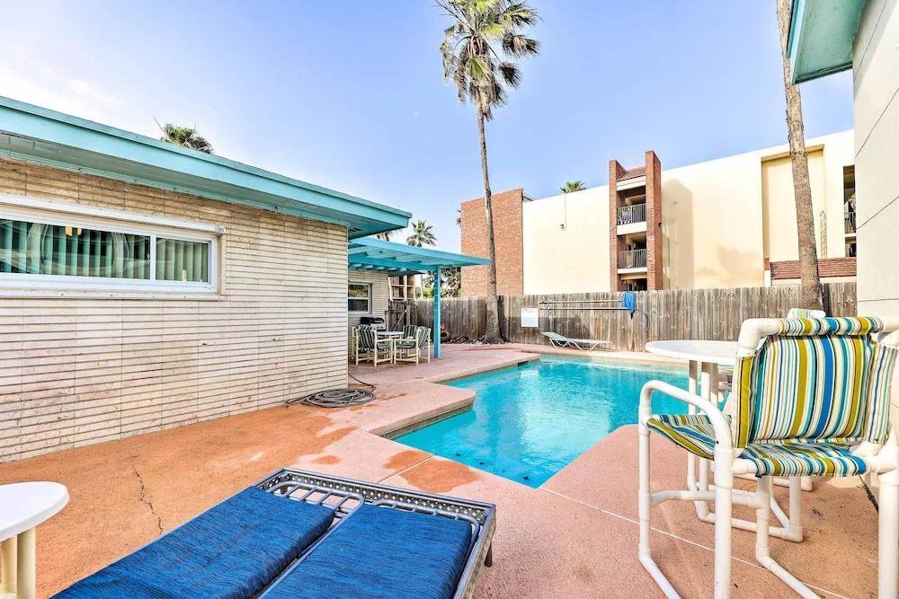South Padre Island Vacation Rental: Steps to Beach