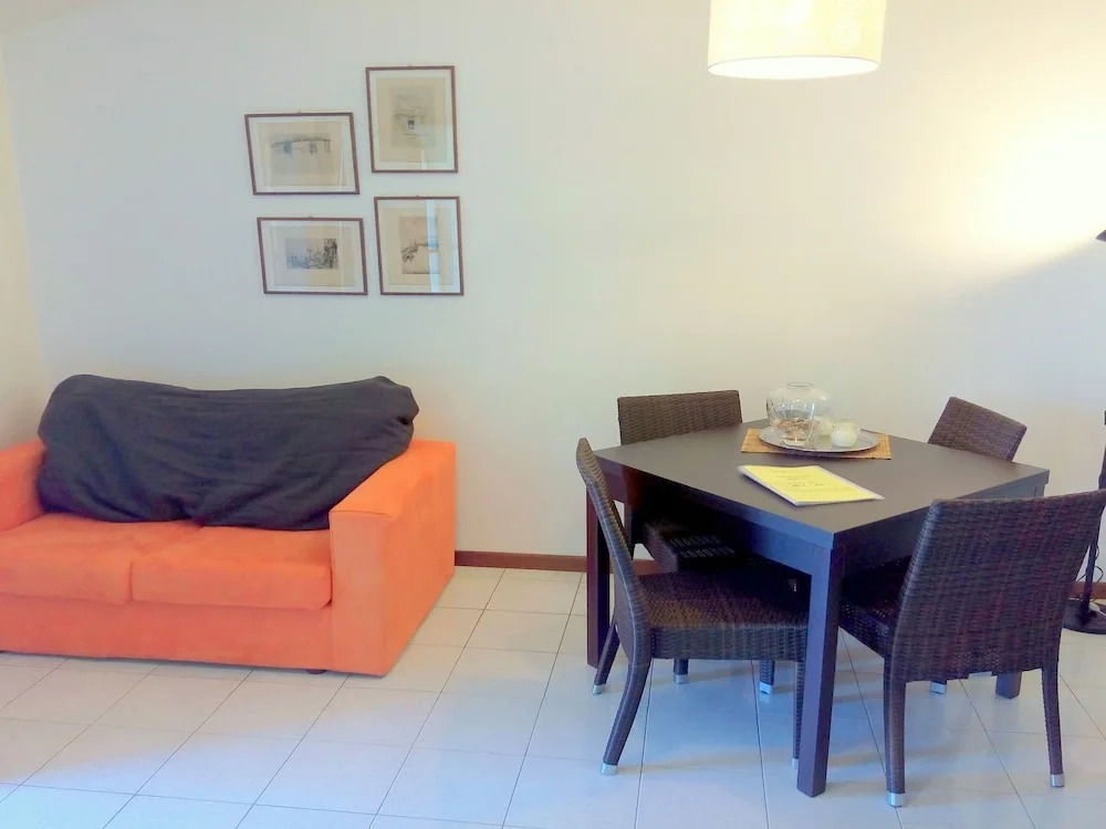 Newly Renovated Holiday Home With Scenic Hill-view