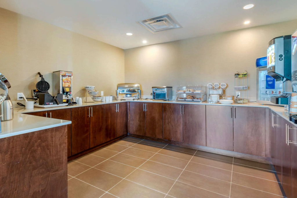 Comfort Inn & Suites