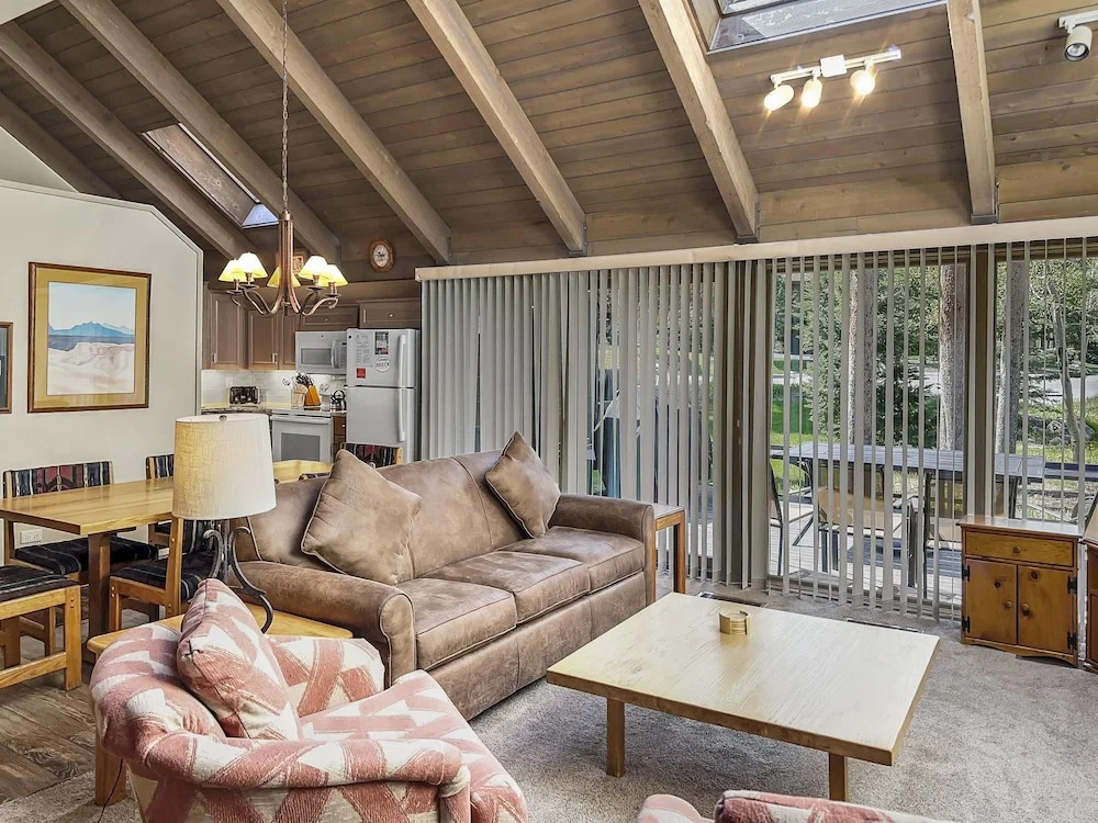 Breckenridge Spacious Mill Run 5 Townhouse by RedAwning