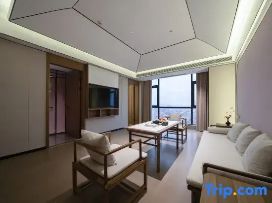 Moshang Qingya Hotel(Suixian North Lake Neighborhood Center Store)