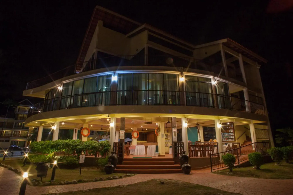 Anjungan Beach Resort