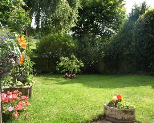 The Barn and Pinn Cottage