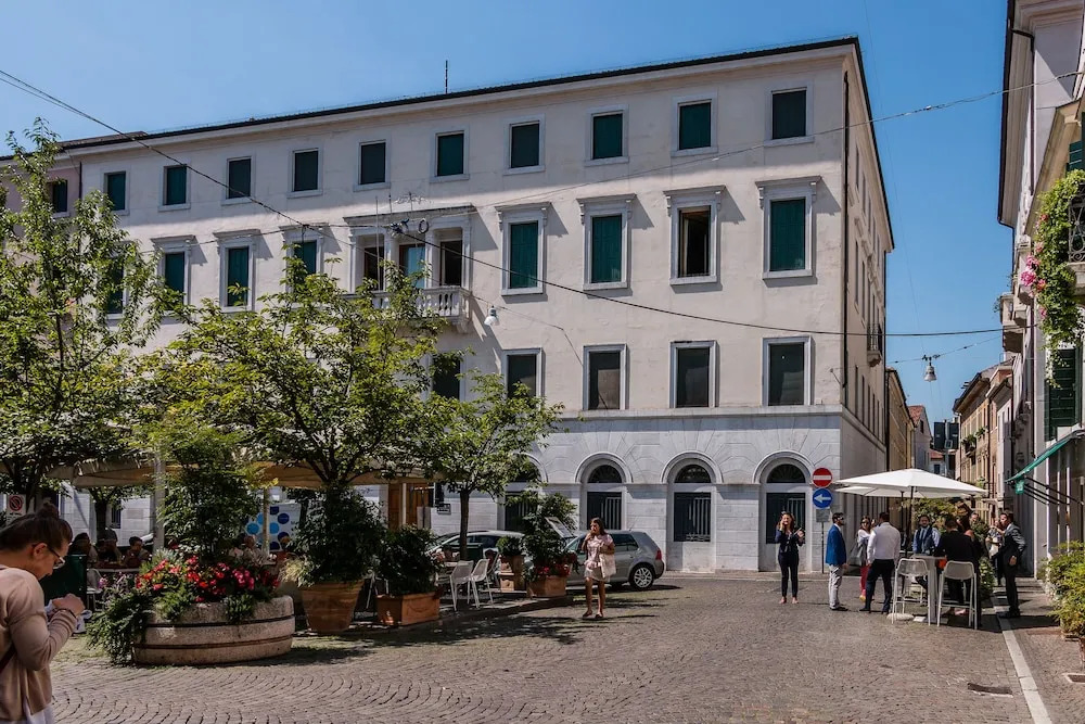 Pio X Square Cosy in Treviso Center