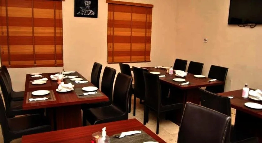 Royal Jatoz Hotels