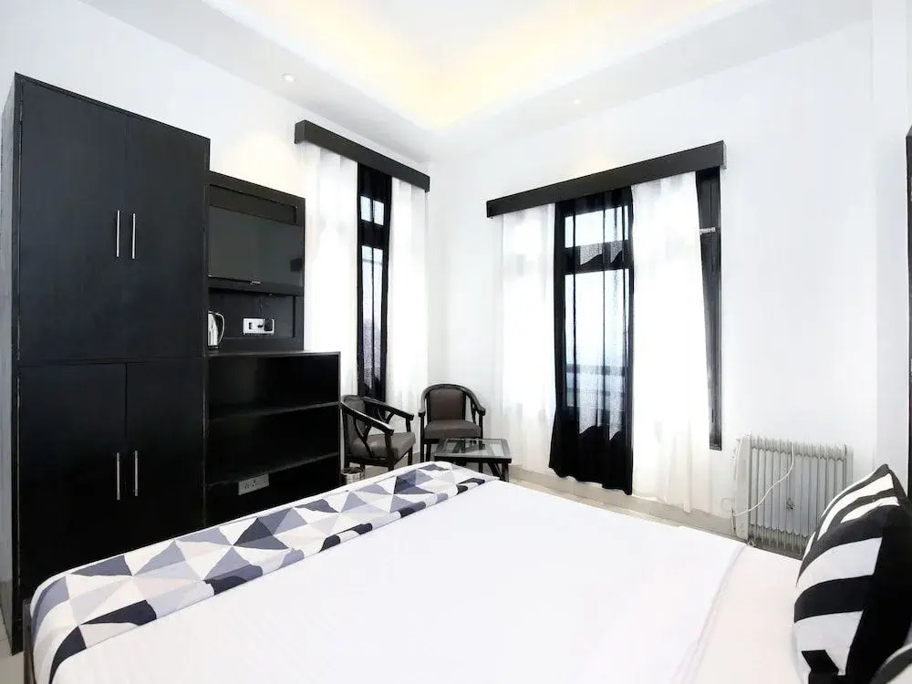 OYO 13307 Home Luxury Stay Shoghi