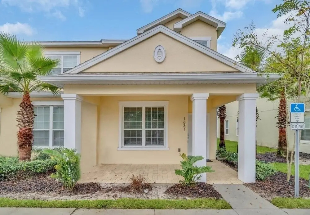 3 Bedroom Modern Town Home With Pool Near Disney! 3 Townhouse by Redawning