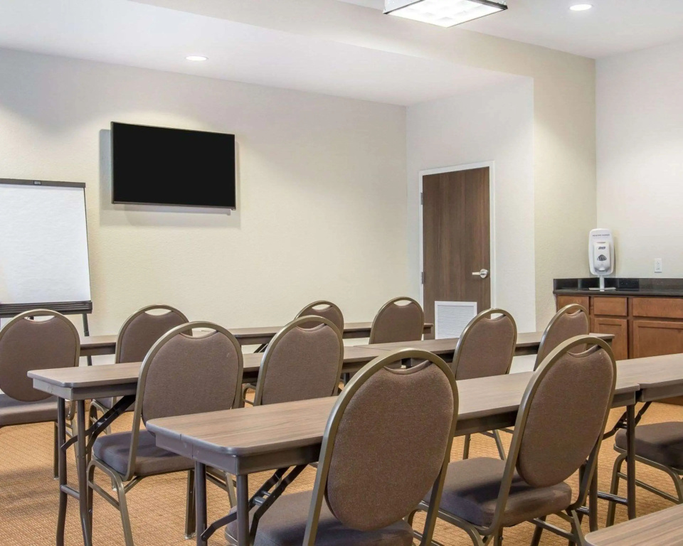 MainStay Suites Meridian - Bonita Lakes