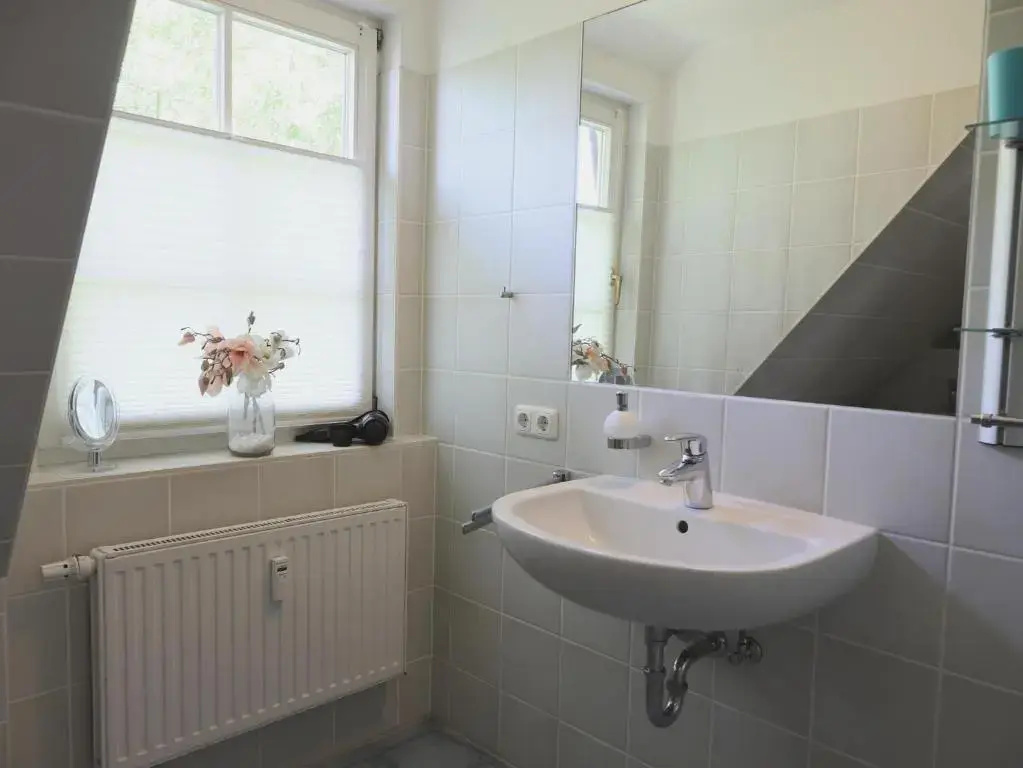 Neuerbautes Haus im Friesenstil. Moderne 2-Zimmer-Appartements mit Balkon für bis zu 4 Personen