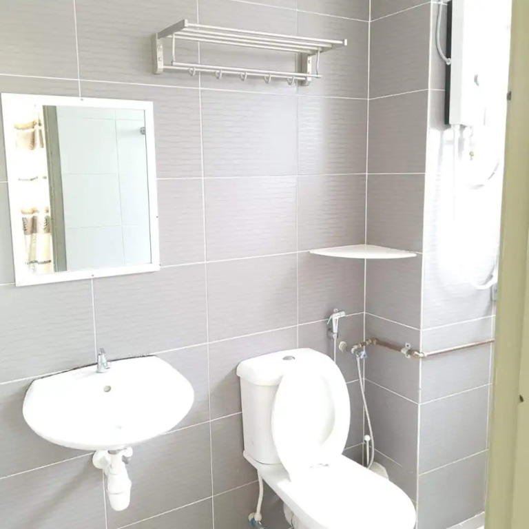 OYO Home 90355 Camlodge Makmur 2