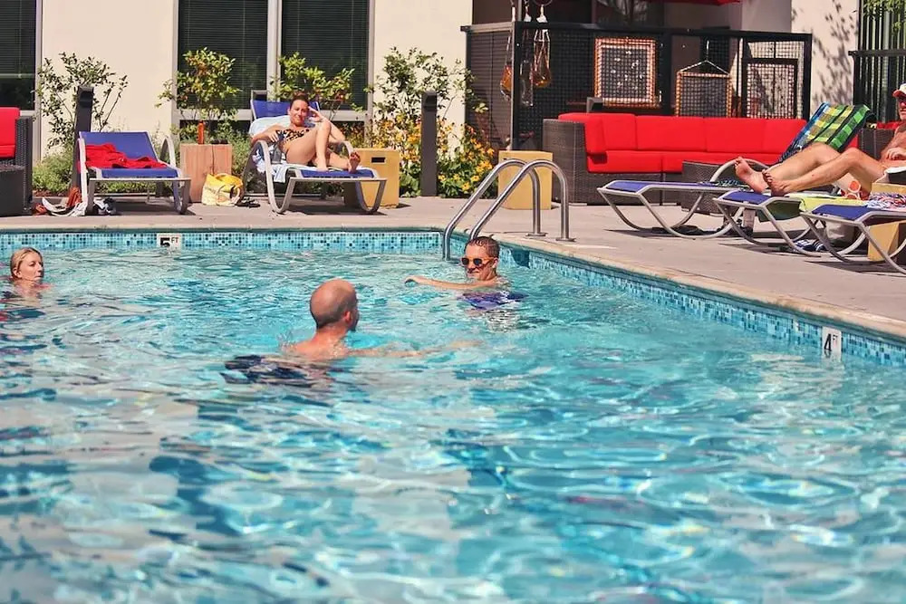 West Hollywood Deluxe Suites