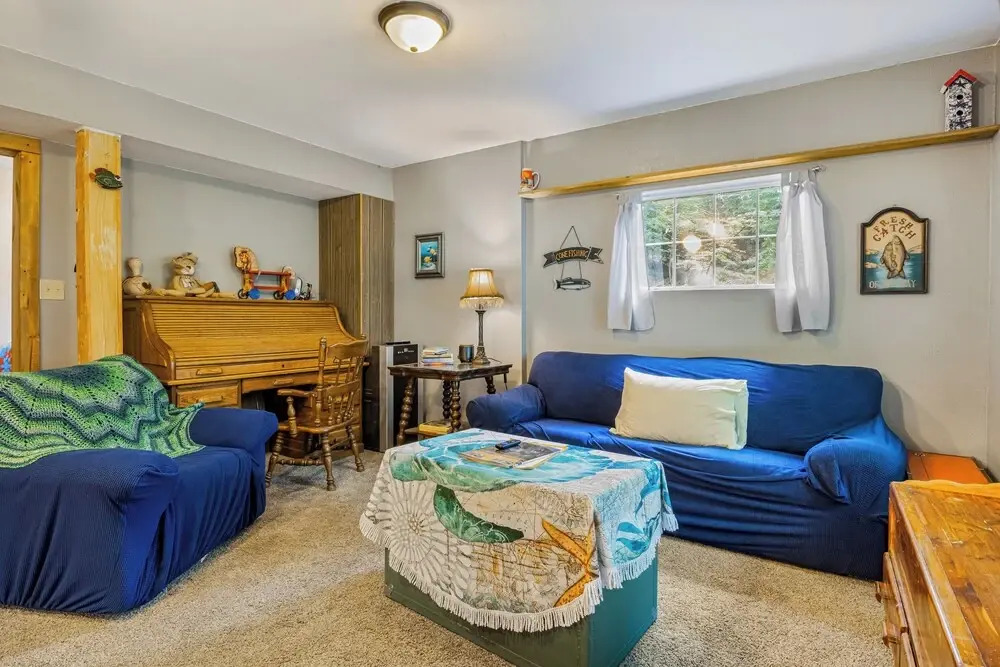 1 BR Lakefront Hideaway w/ Fenced Yard