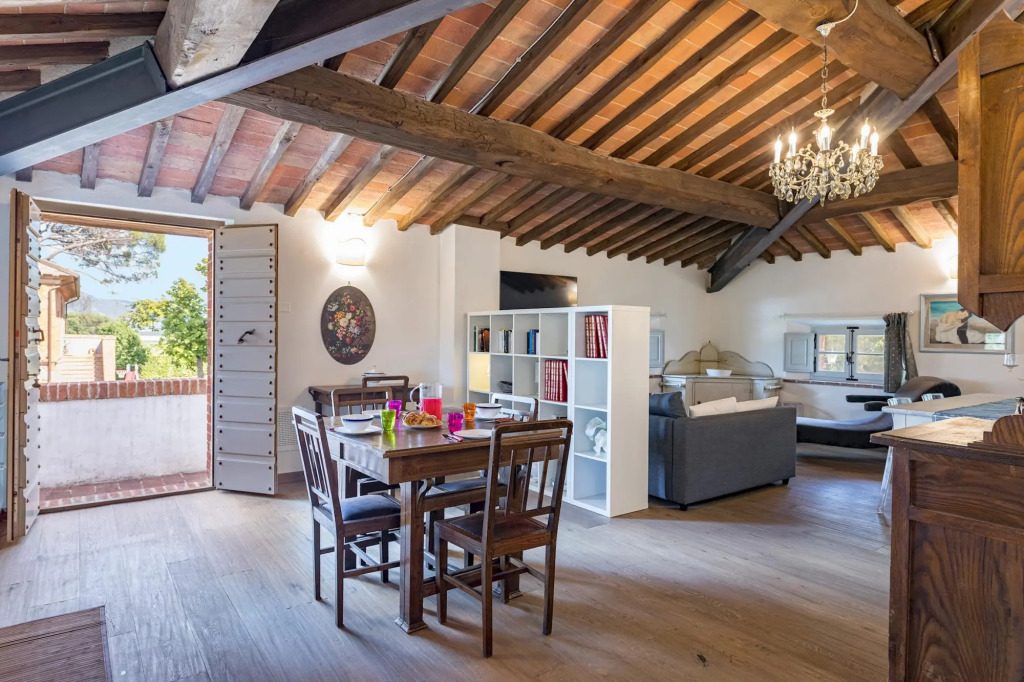 ANTICA VILLA MERELLI 12, Emma Villas