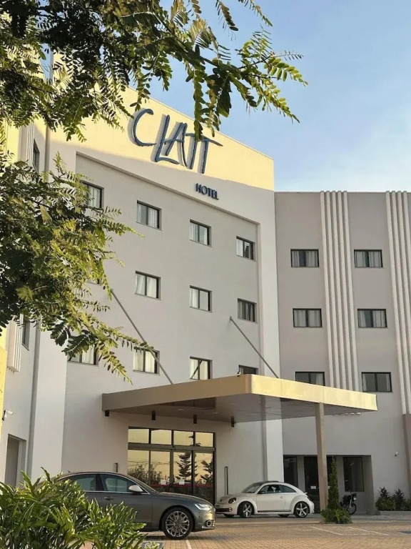 Clatt Hotel