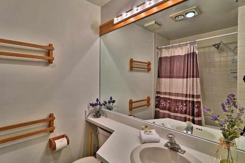 Highridge Condominium Unit E11