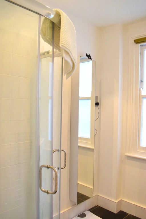 South London 2 Bedroom House With Garden