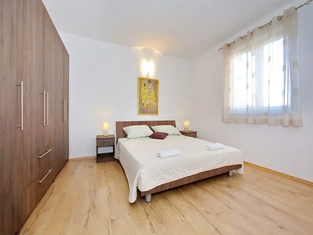 Modern Apartment With big Roofed Terrace, Garden, Near the Sea