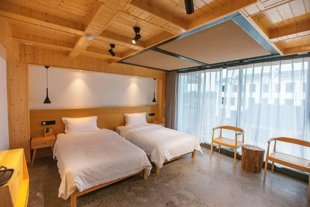 Tianmen Boutique Hotel-Free pickup from Tianmenshan-English services-Near the Tianmen Cableway