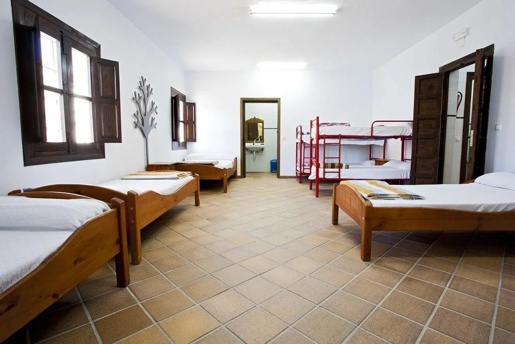Albergue y Alojamiento en Monfragüe. Centro de Educación Ambiental La Dehesa