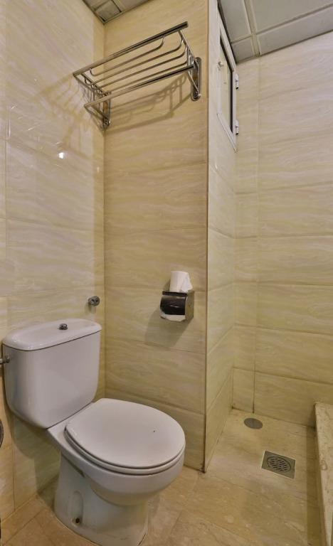 OYO 446 Mas Hotel