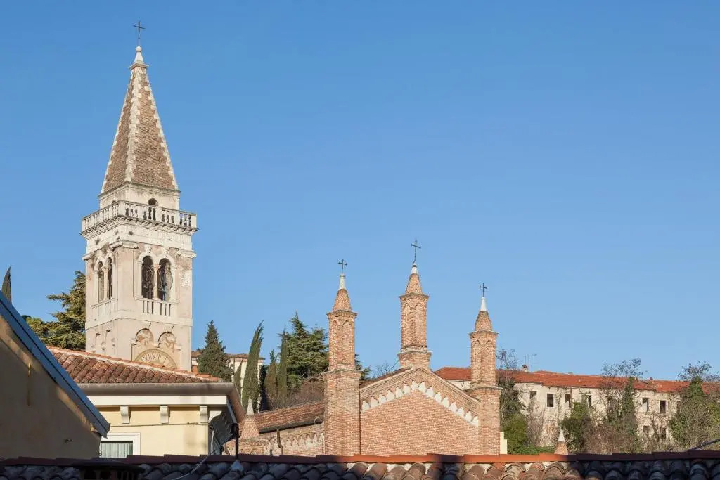 Verona Walls