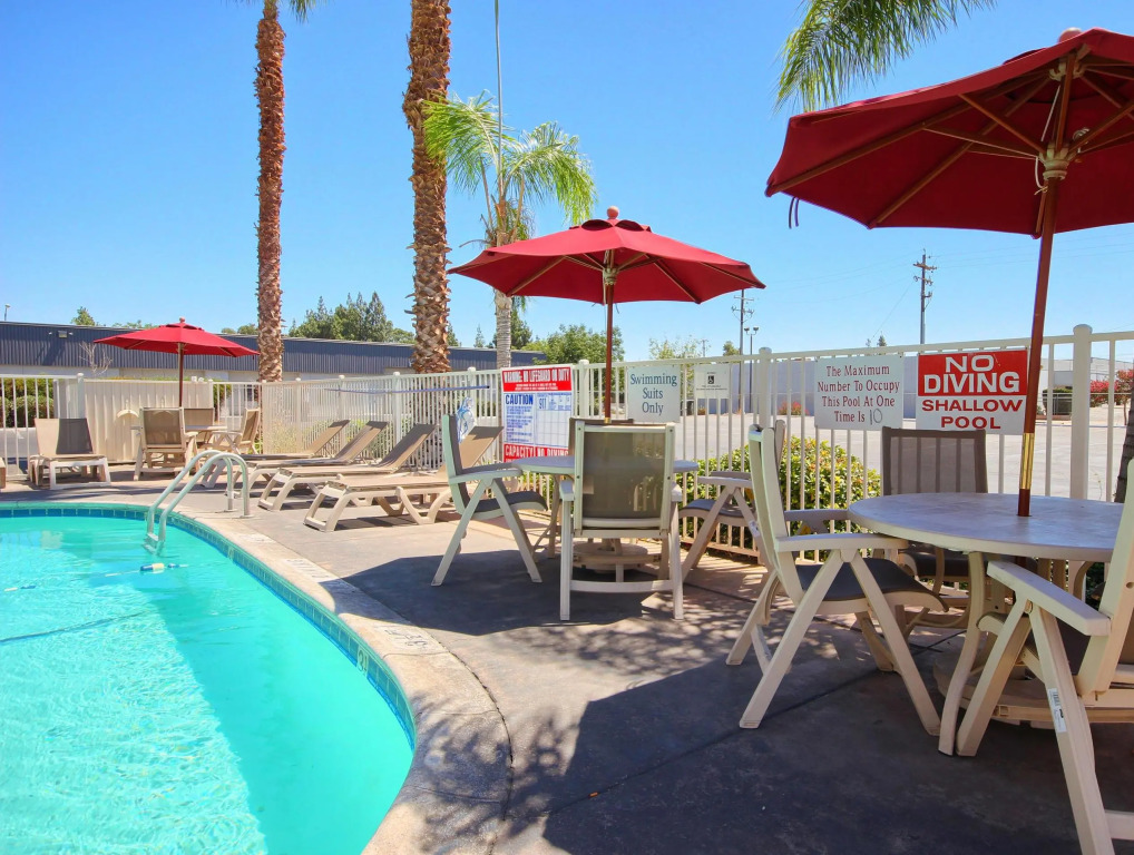 Motel 6 Fresno - Blackstone South
