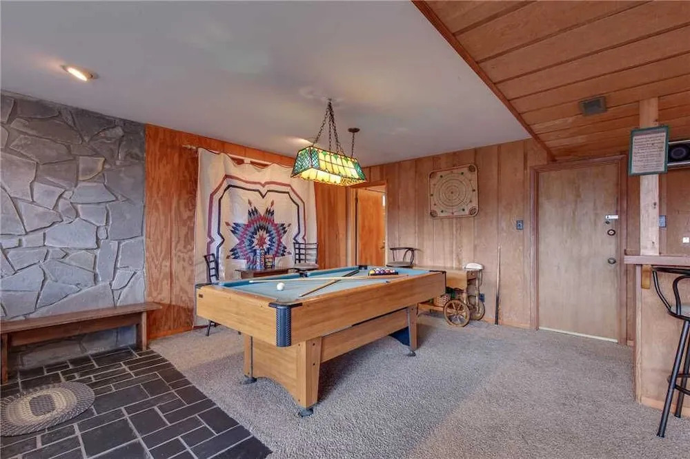 Honey Bee Cottage, 3 Bedroom, Pool Access, Grill, Fireplace, WiFi, Sleeps 8